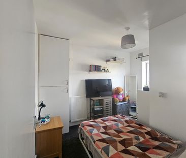 Room in a Shared House, Neasden Lane, NW10 - Photo 2