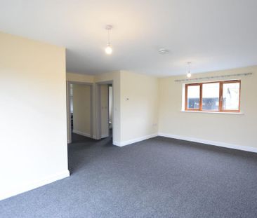 2 bedroom barn conversion to rent - Photo 2