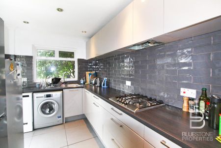 4 bedroom terraced house to rent - Photo 3