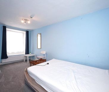 4 bedroom flat to rent - Photo 6