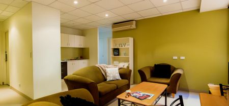 5 Bedroom Apartment-Room 3 - Photo 2