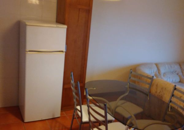 Apartamento T0+1 junto ao Centro Comercial Glicínias