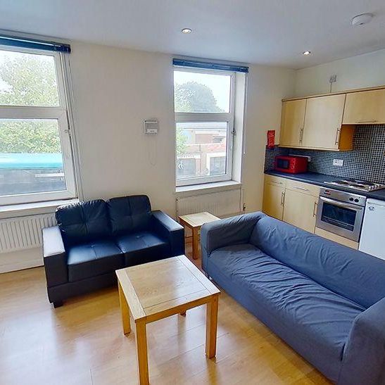 3 bedroom flat to rent - Photo 1