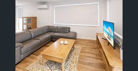 Stylish, Light-Filled Townhouse with Indoor-Outdoor Living - Photo 2