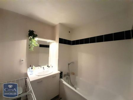 Location Appartement 2 pièces 47m² GRAND CHARMONT 25200 - Photo 2