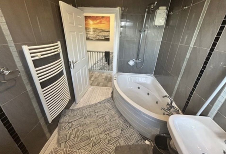 1 bedroom in a house share to rent - Photo 5