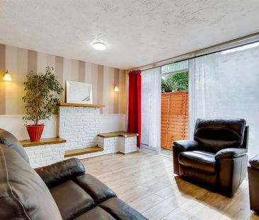 Terraced House To Let - Photo 1