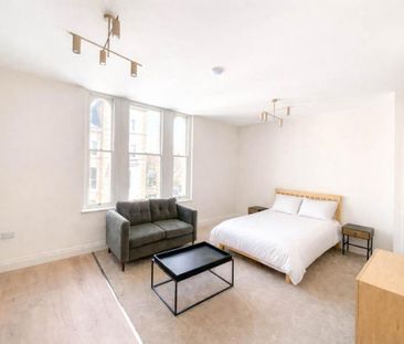 Studio to rent - Photo 1