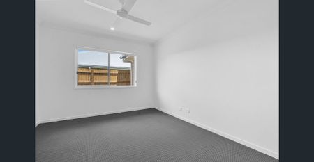 FAMILY 4 BED HOSUE IN COVELLA ESTATE WITH SOLAR SYSTEM + BATTERY - Photo 4