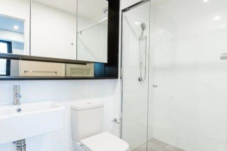 Luxury Sky Home with Panoramic River and City Views – Oxley + Stirling Residences - Photo 4