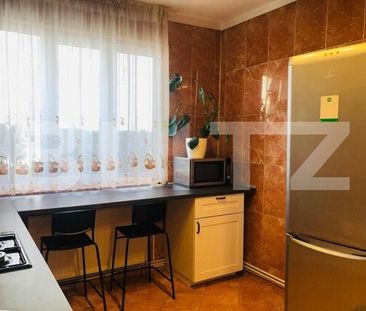 Apartament de lux, 3 camere, 120mp, curte proprie, loc de parcare privat - Fotografie 4