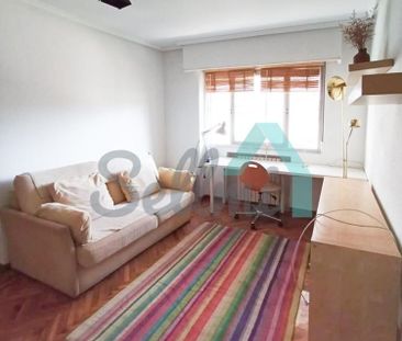 Alquiler de piso en Calle Cardenal Cienfuegos - Photo 4