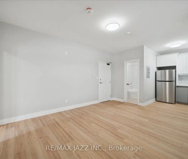 251 Simcoe Street S #201 - Photo 2