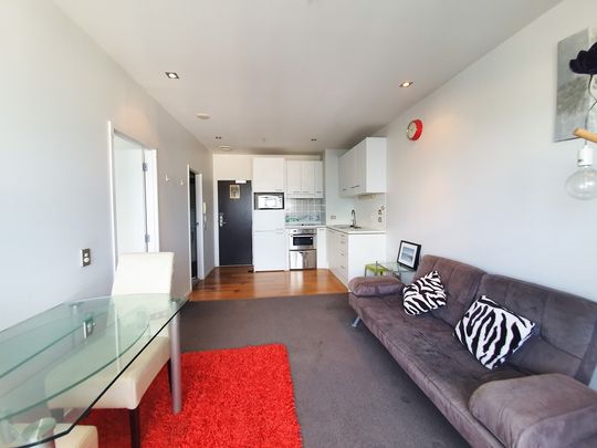 CITY CENTRE - 1 Bedroom Apartment with Amazing Views - Photo 1