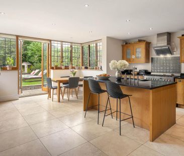 4 bedroom semi-detached house to rent - Photo 2