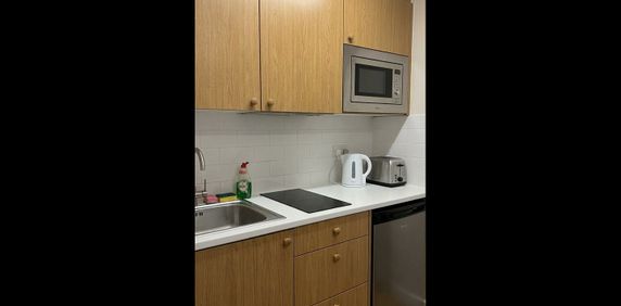 Studio Flat, Churston Gardens, N11 - Photo 2