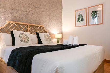 Calle de Cervantes, Madrid, Community of Madrid 28014 - Photo 3