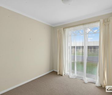 Effortless Living in Prime Location - Photo 3