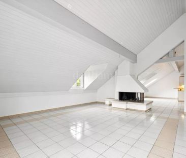 Charmant appartement mansardé avec cheminée - Photo 2
