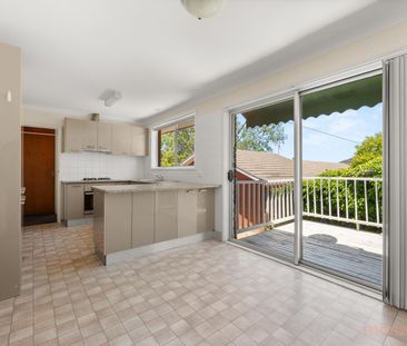 30 Spafford Crescent, Farrer ACT 2607 - House For Rent | Domain - Photo 5