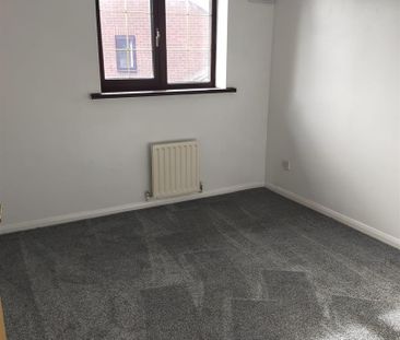 3 Beds - Detached house - - Photo 1