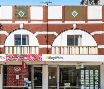 Modern Furnished Studio with Private Courtyard - Prime Location - Photo 2