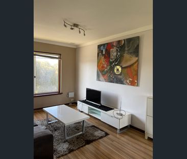 Furnished Riverside Living - Ideal for FIFO or Low-Maintenance Living - Photo 3