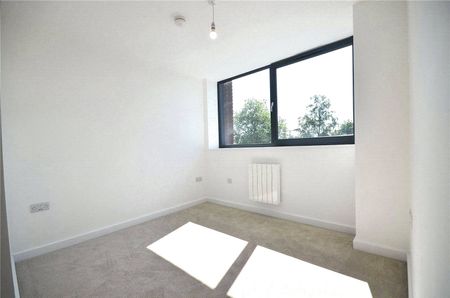 Castlewood Apartments, 192 Wellington Rd North, Heaton Norris, Stockport, SK4 2DZ - Photo 3