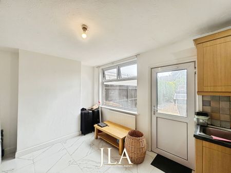 3 bed semi-detached house to rent in Ravenhurst Road, Leicester, LE3 - Photo 5