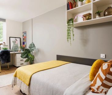 Extra Large Standard Double Ensuite - Photo 4