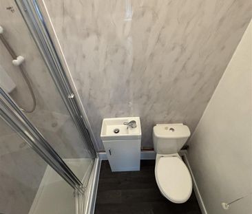 Studio to rent - Photo 6