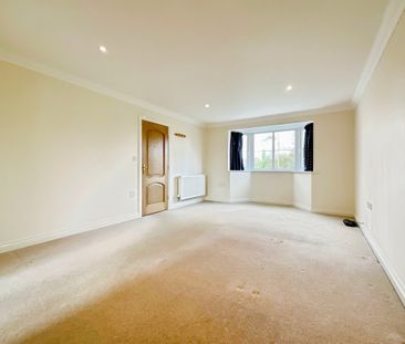 4 bedroom Detached House to let - Photo 3