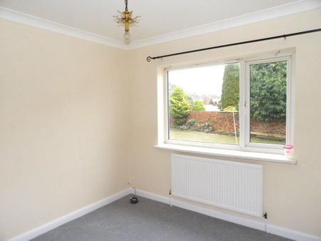 2 bedroom semi-detached bungalow to rent - Photo 3