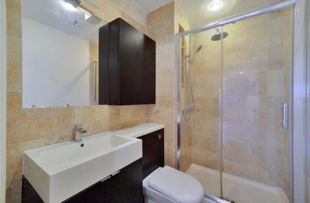 2 Bed Flat, North Point, N8 - Photo 5