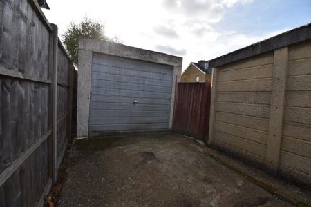 3 bedroom semi-detached house to rent - Photo 2