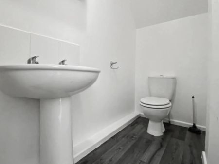 Compact Multi-Level Living - Photo 4