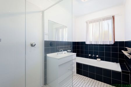 1 Couchman Crescent, Chisholm ACT 2905 - House For Rent | Domain - Photo 5