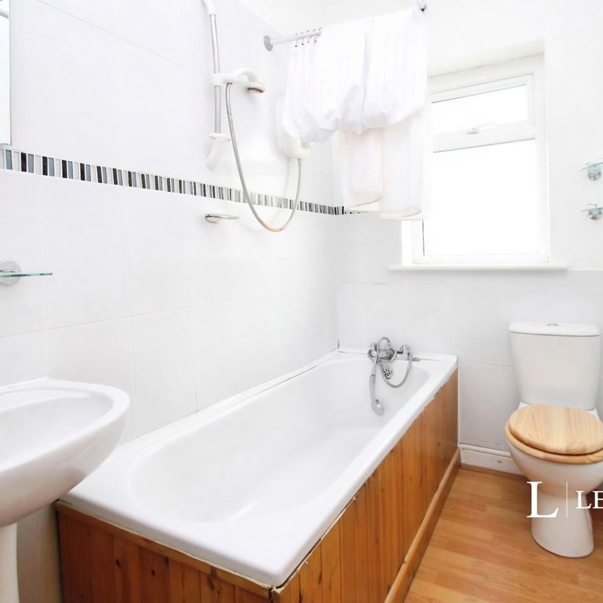 1 bedroom apartment to rent Satanita Road, Westcliff-on-Sea, Essex, SS0 - Photo 1
