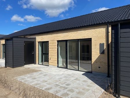 Nyopført 4-værelses rækkehus på Ronjasvej i Vestbjerg - Foto 5