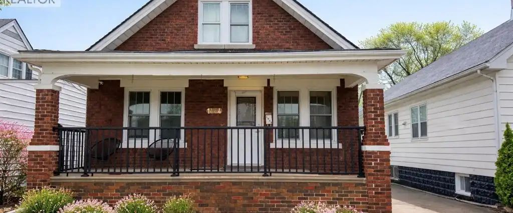 1444 BERNARD Unit# MAIN — 2 Bedroom - Photo 1