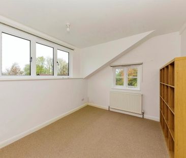 3 bedroom property to rent - Photo 3