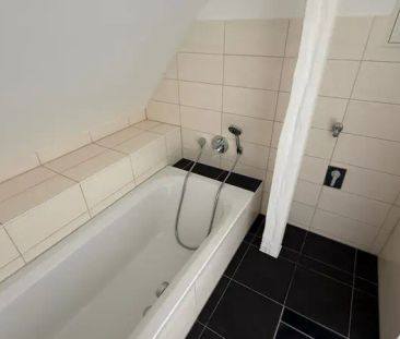 Großzügige 4-Zimmer-Wohnung mit Parkett, 2 Balkone und Seeblick zu ... - Photo 5