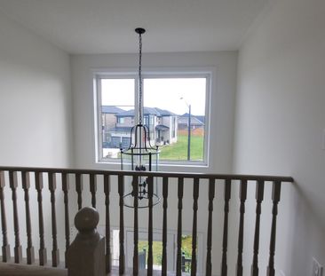 For Lease - 172 Rosanne Circle, Wasaga Beach, Ontario - Photo 2