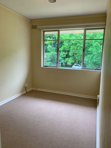 5 Jansz Crescent, Griffith - Photo 3