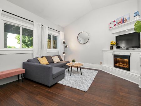 For Lease - 47 Burlington Street, Hamilton, Ontario - Photo 4