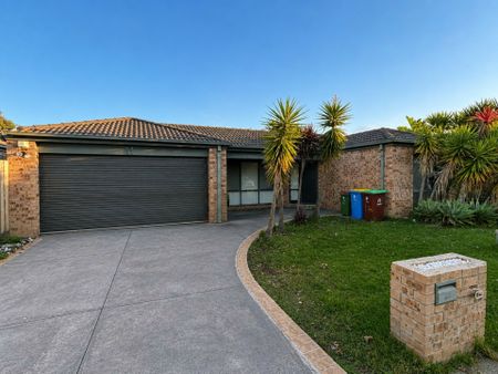 Spacious Family Living in a Quiet Cranbourne West Location - Photo 5