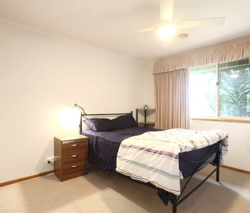 Large Family Home in a Quiet Court Location - Photo 4