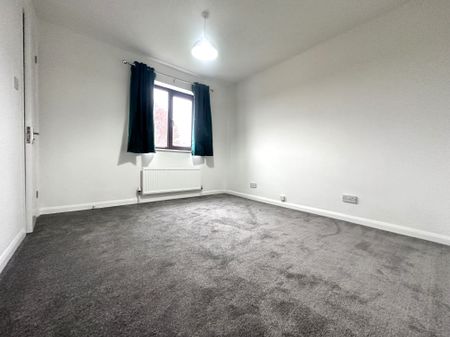 Chetwynd Mead, Bampton - Photo 4