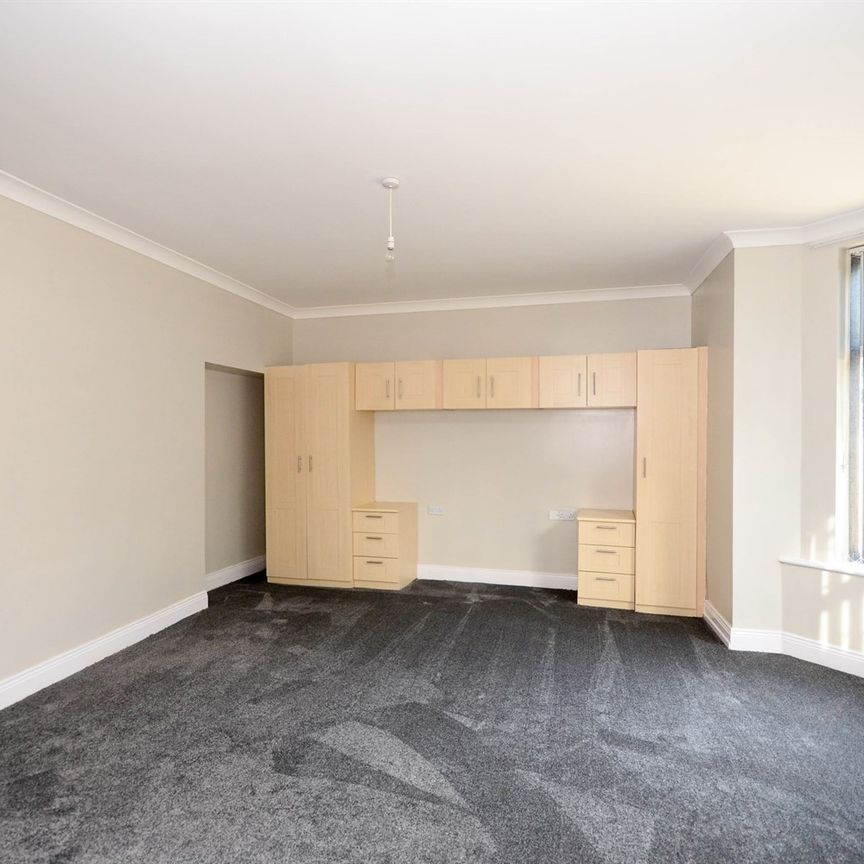 2 bed maisonette to rent in Lawe Road, South Shields, NE33 - Photo 1