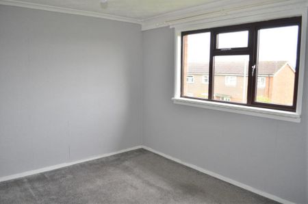 3 bedroom end of terrace house to rent - Photo 4